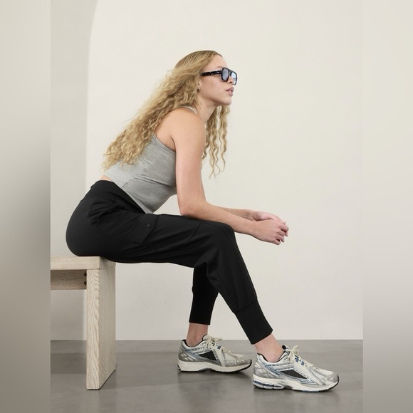 Athleta Venice Cargo Jogger - Small - high rise black stretch active pant - Picture 2 of 16